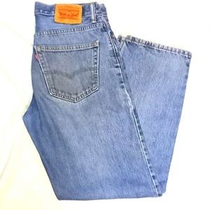 Levi's 550 light-medium wash jeans 33x32